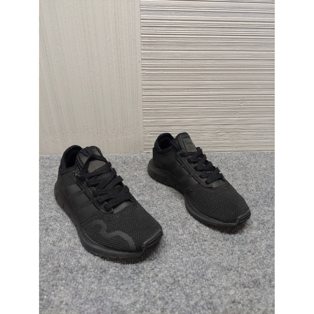 Adidas Men Athletic Shoe 5 Black Swift Run X Low Top Running Performance Comfort